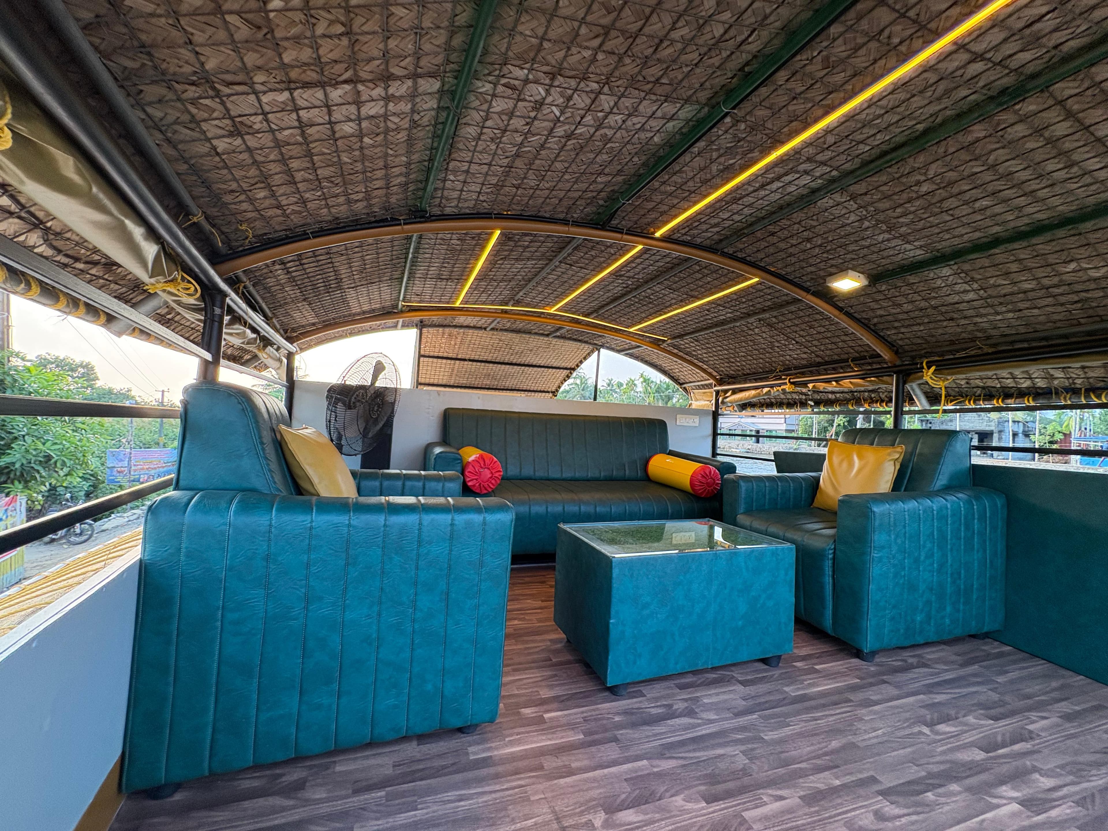 1 Bedroom Houseboat Alleppey Photo 6