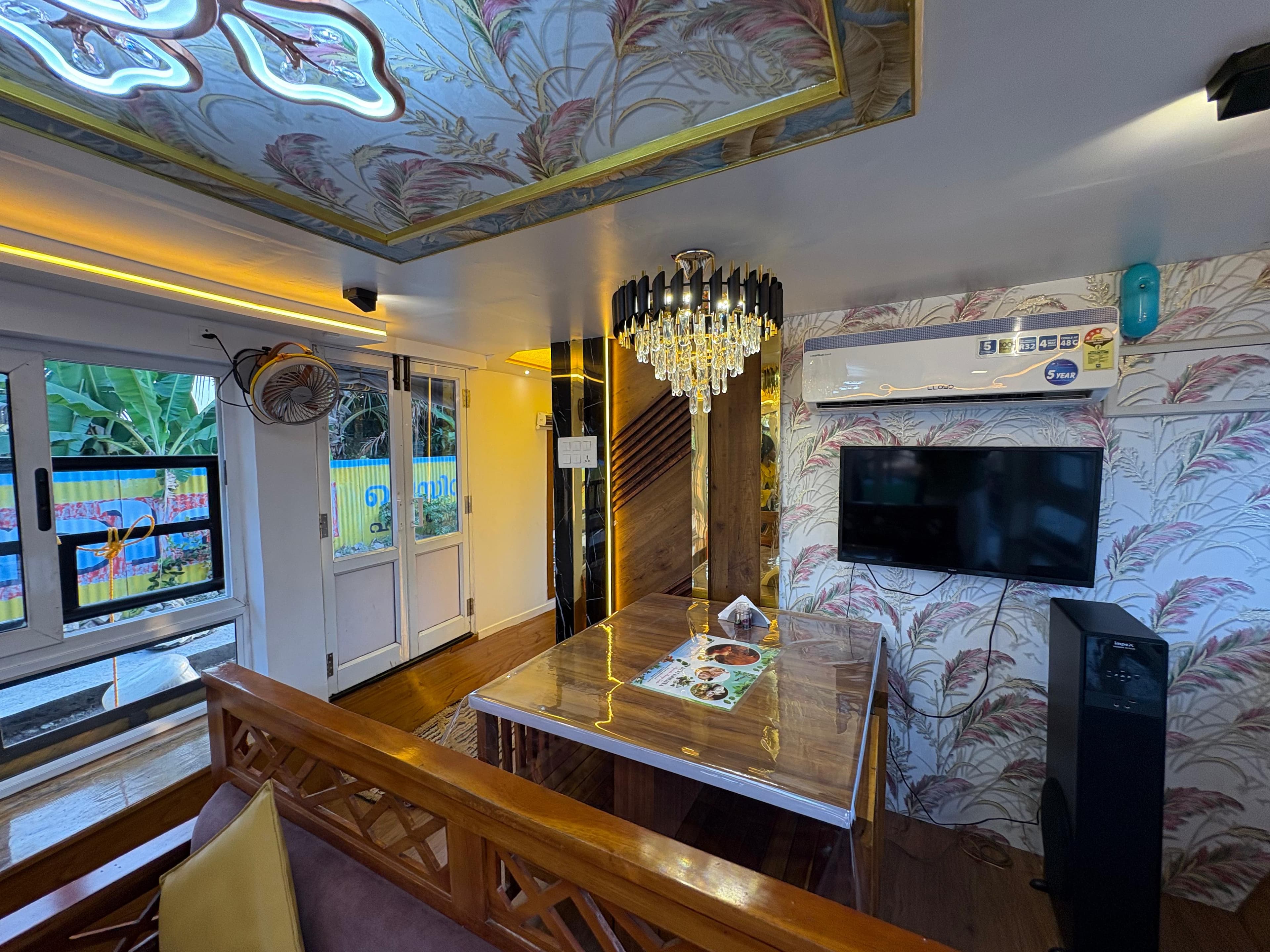 1 Bedroom Houseboat Alleppey Photo 7