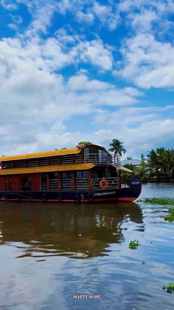 Couples on a Kerala houseboat