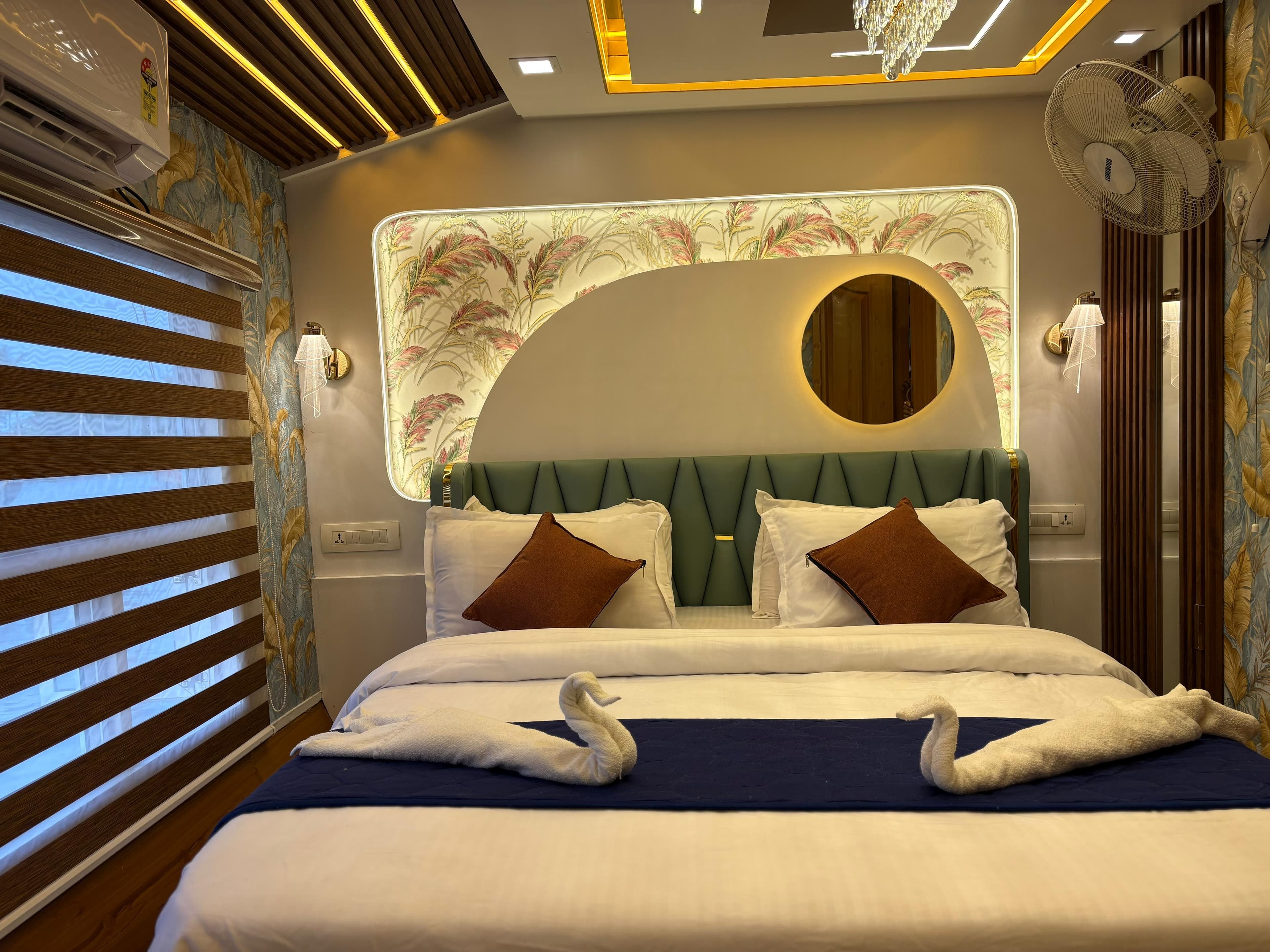 1 Bed Houseboat