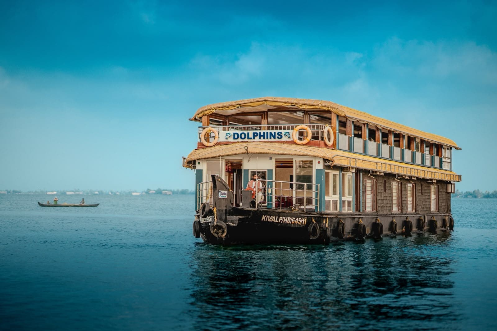 6 Bedroom Houseboat Alleppey Photo 1
