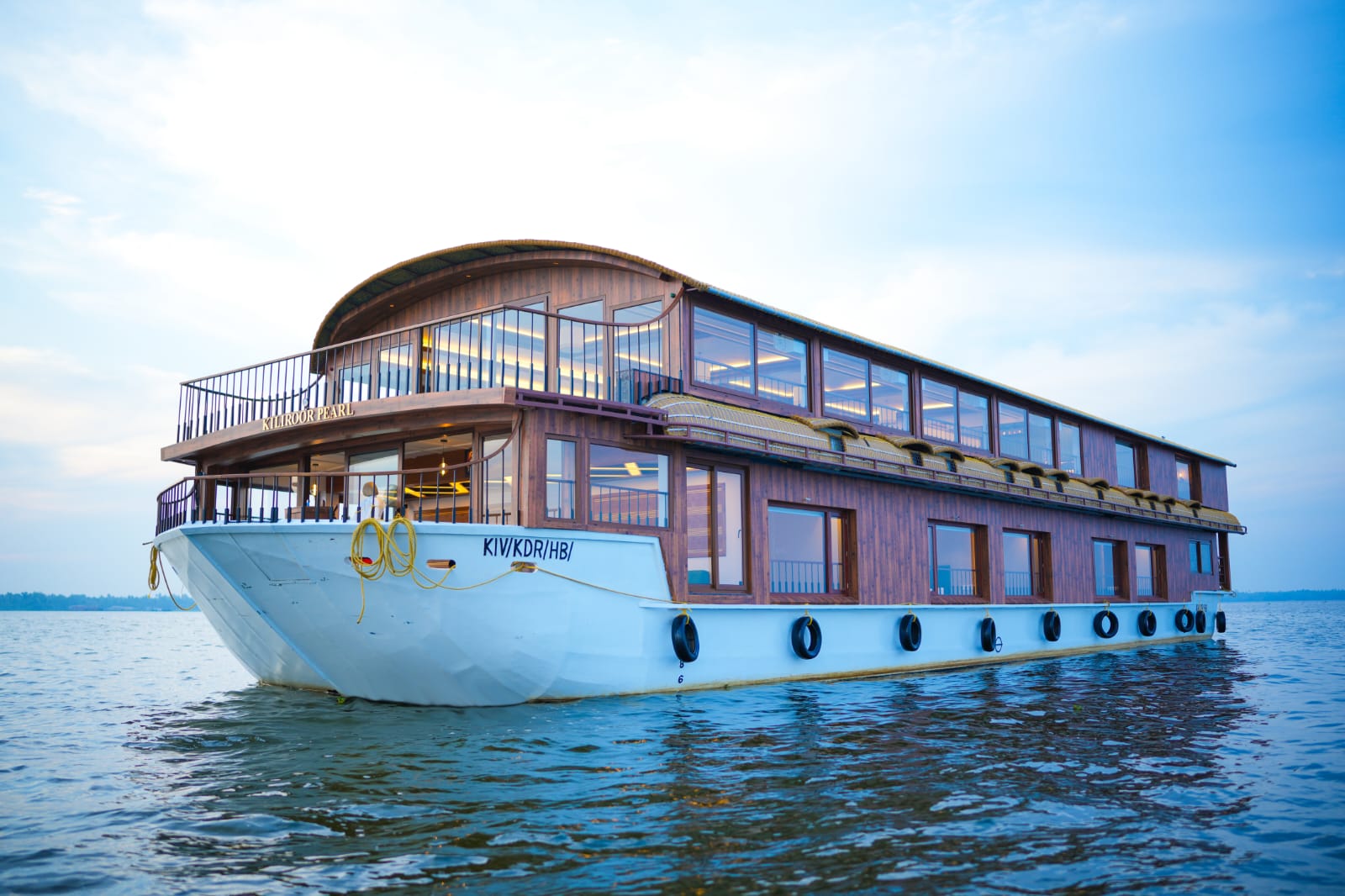 Happy guests on houseboat